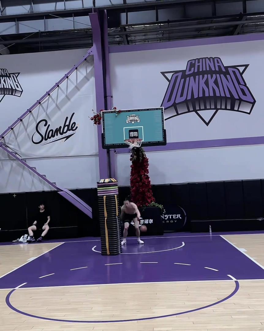 兄弟，這個(gè)摸高如何？