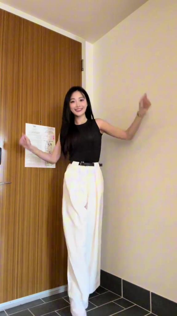 孟超曬自拍：常規(guī)賽正式收官啦，咱們季后賽見啦！